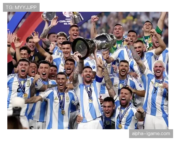 阿根廷队战术灵活、团队协作出色,状态回升成世界杯夺冠热门 阿根廷队战术灵活、团队协作出色,状态回升成世界杯夺冠热门