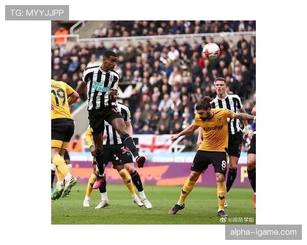 纽卡斯尔主场迎战曼联,新赛季英超焦点战引爆球迷期待 纽卡斯尔主场迎战曼联,新赛季英超焦点战引爆球迷期待