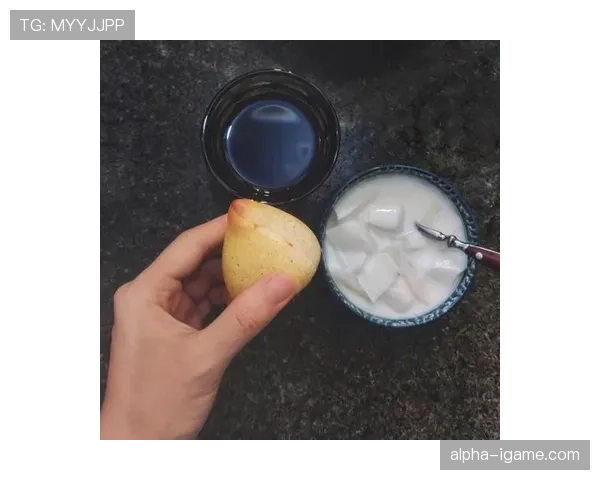 季丽萍又发早餐照，一杯手冲咖啡能顶我一周开销，笑死我